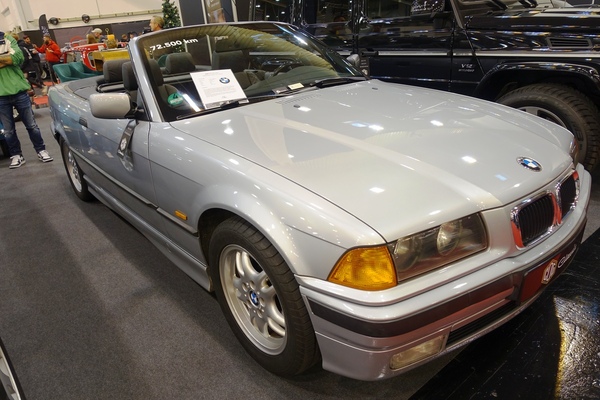 BMW 318i Cabriolet (1997) – mit 72'500 km für 15'000 Euro – Essen Motor Show 2024