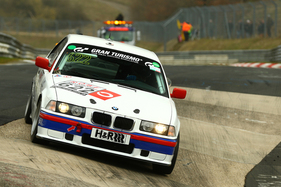 BMW 318is (1992) am ersten VLN-Rennen der Saison von 2019 (65. ADAC Westfalenfahrt) am Nürburgring
