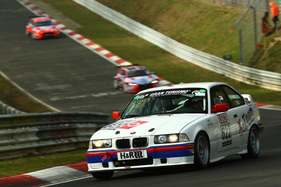 BMW 318is (1999) am ersten VLN-Rennen der Saison von 2019 (65. ADAC Westfalenfahrt) am Nürburgring BMW 318is (1999) am ersten VLN-Rennen der Saison von 2019 (65. ADAC Westfalenfahrt) am Nürburgring