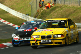 BMW 318ti (1999) am ersten VLN-Rennen der Saison von 2019 (65. ADAC Westfalenfahrt) am Nürburgring