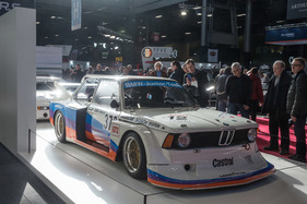 BMW 320 Gr.5 (1977) - bestaunt vom Publikum - Rétromobile Paris 2019
