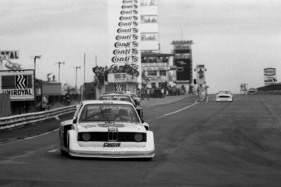 BMW 320 Grp 5 (1977) - Winkelhock vor Heyer beim DRM-Rennen auf dem Nürburgring von 1977