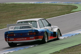 Der DRM-Einsatzwagen BMW 320 Gruppe 5 von 1977 aus der Sicht des Piloten