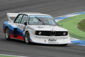 BMW 320 Grp 5 (1977) auf Demofahrt auf dem Hockenheimring