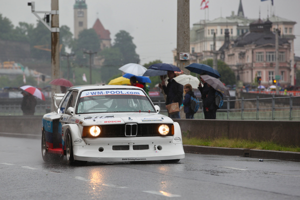 BMW 320 Gruppe 5 als Demonstration und Werbung für den HistoCup - Impressionen vom Gaisbergrennen 2014