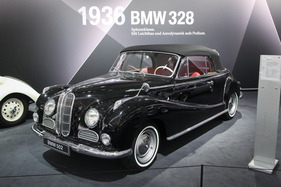 BMW 3200 S (1963) - als Baur-Cabriolet auf dem BMW-Stand (Techno Classica 2017)