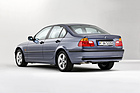 Image: BMW 320d (1998) - harmonious rear design of the fourth three-cylinder model in the E46 series