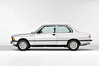 Image: BMW 320i (1975) - the first triple of the E21 series was only slightly larger than the 2002 it replaced