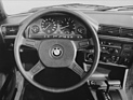 Image: BMW 320i (1983) - Cockpit of the automatic version