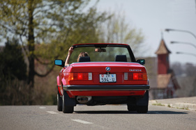 BMW 320i Cabriolet (1988) - anfänglich waren hintere Kopfstützen nicht serienmässig