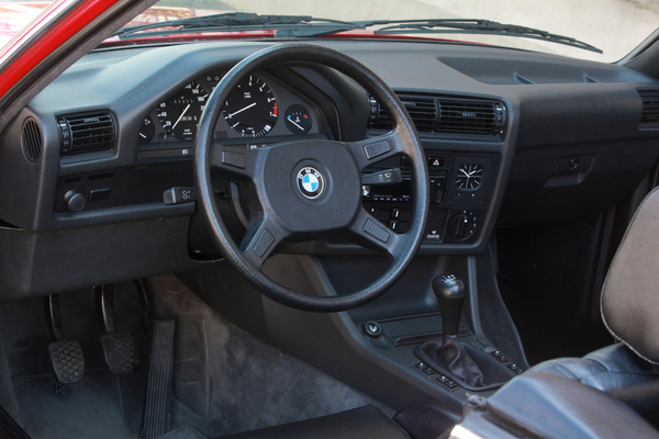 BMW 320i Cabriolet (1988) - klassische BMW-Interieur-Architektur
