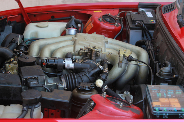 BMW 320i Cabriolet (1988) - längs eingebauter Reihen-Sechszylinder