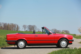 BMW 320i Cabriolet (1988) - niedrige Gürtellinie, keine Kopfstützen hinten, so sah er am besten aus
