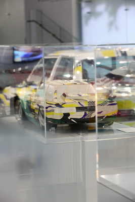 BMW 320i Turbo Gruppe 5 (1977) - Art Car mit der Bemalung von Roy Lichtenstein - Sonderschau im BMW-Museum in München 2018