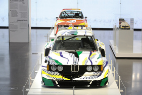 Bild BMW 320i Turbo Gruppe 5 (1977) - Art Car mit der Bemalung von Roy Lichtenstein - Sonderschau im BMW-Museum in München 2018