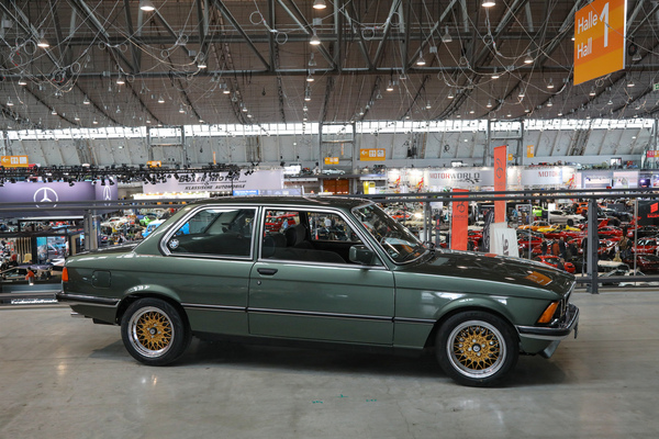 BMW 323i (1982) - Baureihe E21, angeboten für EUR 37'000 (mit Klima) - 24. Retro Classics 2025