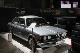 BMW 323i RS (1982) - Hartge-getunt, bei Auto Eberhart Classic AG - 38. Auto Zürich 2025