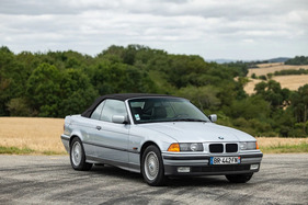 BMW 325 iA Cabriolet (1994) - Lot 217 an der Artcurial „Automobiles sur les Champs" Versteigerung 2024