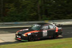 BMW 325i (1995) am 42. RCM DMV Grenzlandrennen 2019 auf dem Nürburgring