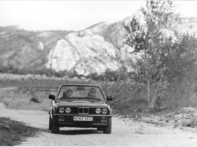 BMW 325i Cabrio (1987) - Fahrfreude für Sonnenanbeter (1987)