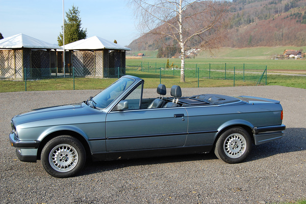 BMW 325i Cabriolet (1988) - angeboten an der Versteigerung der Oldtimer Galerie in Toffen am 29. April 2017