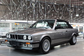 BMW 325i Cabriolet (1990) - wunderschönes BMW-E30-Cabrio aus zweiter Hand, angeboten für Euro 14'900 - Retro Classics Stuttgart 2014 (1990)