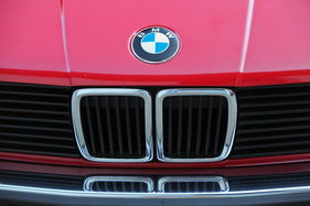 BMW 325i Cabriolet (E30, 1989) - Niere am Bug