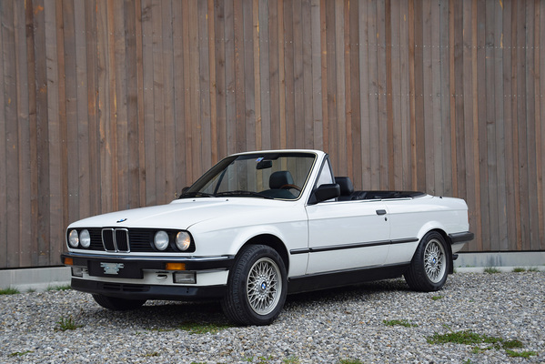 BMW 325i Cabriolet E30 (1989) - als Lot 83 an der Versteigerung der Oldtimer Galerie Toffen am 14. Oktober 2017
