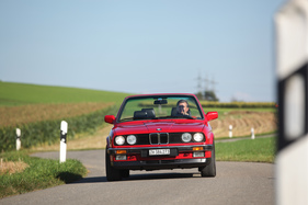 BMW 325i Cabriolet (E30, 1989) - der ganze Vorderbau ist weitgehend identische mit der Limousine
