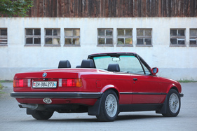 BMW 325i Cabriolet (E30, 1989) - die erste Serie verfügte noch über die klassischen Rückleuchten
