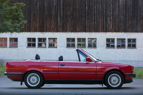BMW 325i Cabriolet (E30, 1989) - rund 4,3 Meter lang