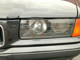 BMW 325i E36 Cabriolet (1993) – Der rechte Doppelscheinwerfer