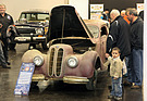 BMW 327 (1939) - stark patiniertes Exemplar, unrestauriert 59'000 Euro, restauriert (mit Garantie) 150'000 Euro (Techno Classica 2013)