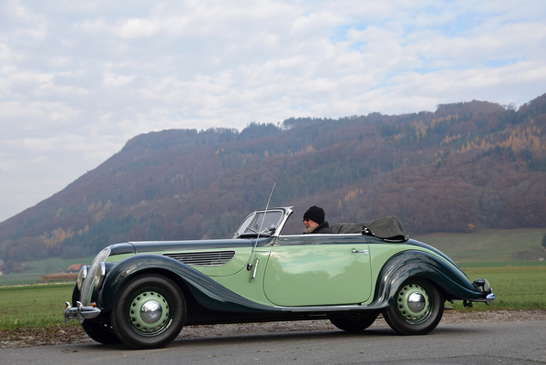 BMW 327 Cabriolet (1940) - gemeldet als Lot 118 an der Versteigerung der Oldtimer Galerie in Gstaad am 29. Dezember 2018