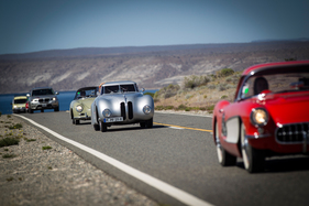 BMW 328 (1939) - detailgetreuer Nachbau der Kamm-Rennlimousine an der Rallye "1000 Millas Sport" in Patagonien