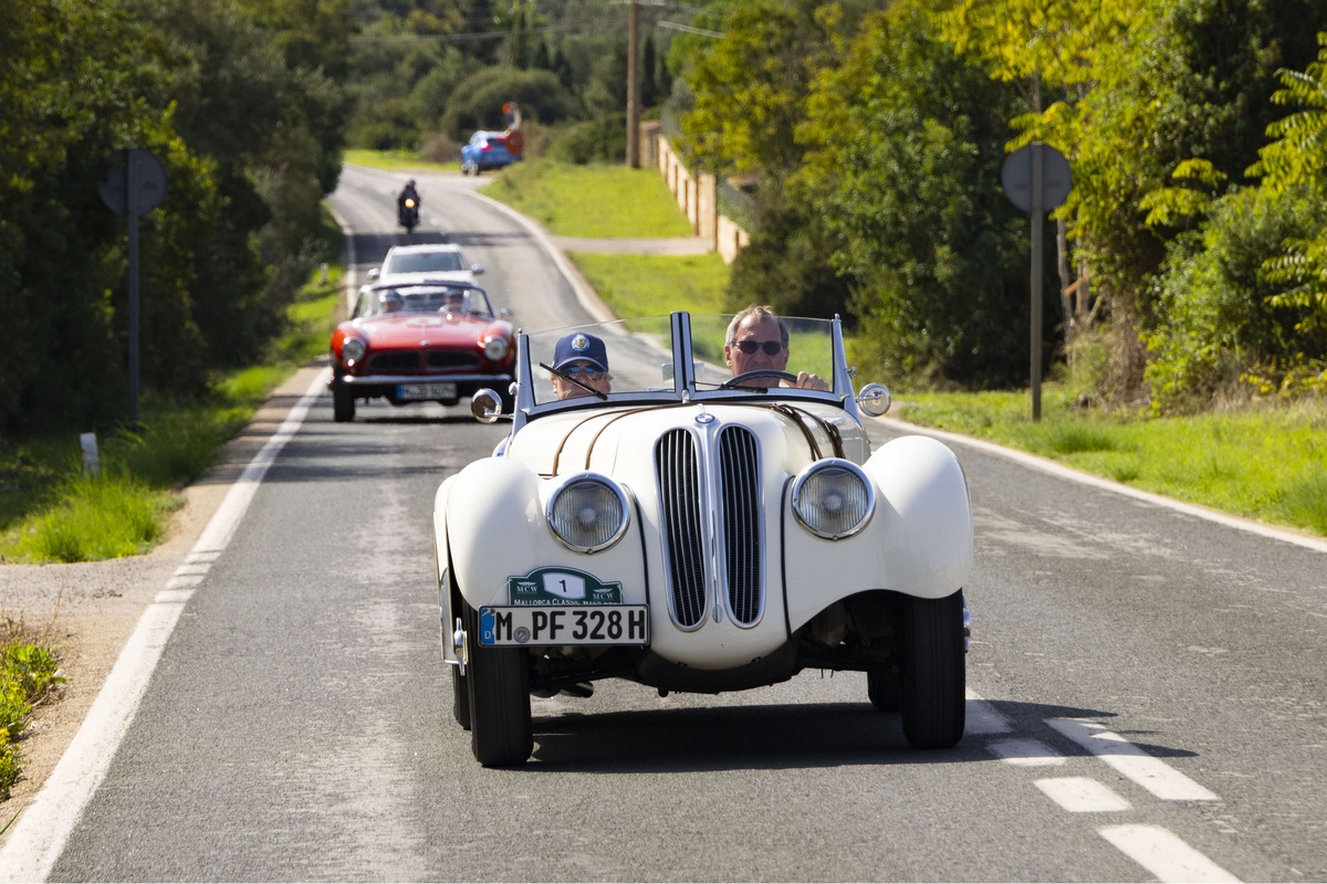 BMW 328 von 1938 auf der Rundfahrt - Mallorca Classic Week 2022