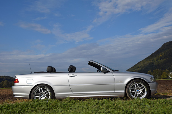 BMW 330 Ci Cabriolet (2001) - als Lot 25 an der Versteigerung der Oldtimer Galerie Toffen am 20. Oktoberl 2018