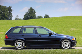 BMW 330i Touring (2000) - Radstand 272,5 cm