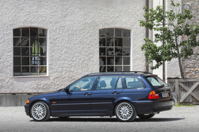 BMW 330i Touring (2000) - gute Übersichtlichkeit, auch beim Rangieren BMW 330i Touring (2000) - gute Übersichtlichkeit, auch beim Rangieren