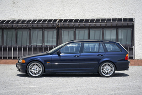 BMW 330i Touring (2000) - klassische Kombi-Silhouette