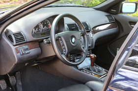 BMW 330i Touring (2000) - mit Holzapplikationen