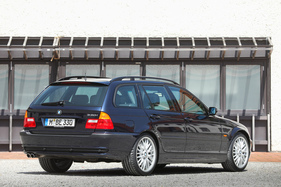 BMW 330i Touring (2000) - mit Parkdistanzkontrolle