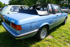 BMW 3er E21, hier als Baur-Cabrio mit dem typischen Bügel – Bockhorner Oldtimermarkt 2025