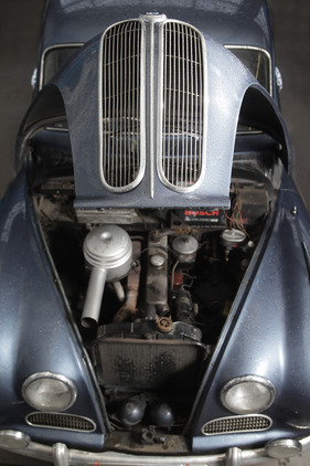 BMW 501 (1954) - die Motorkonstruktion stammt noch vom Vorkriegs-BMW 326