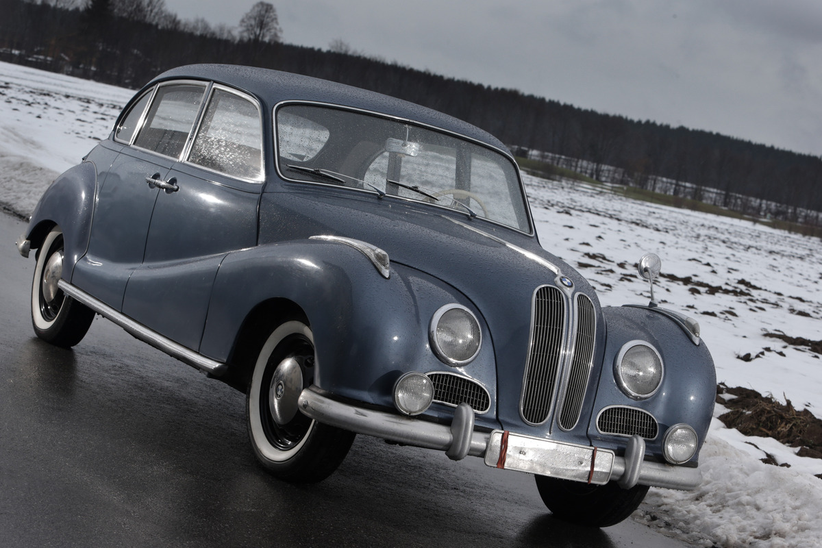 BMW 501 (1954) - die rundlichen Formen brauchten ihm den Übernamen 'Barockengel' ein