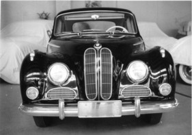 BMW 502 (1954) - Premiere in Genf, mit 2,6 Liter Hubraum und 100 PS - Genfer Automobilsalon 1954