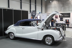 BMW 502 Baur Cabriolet (1955) komplett restauriert, angeboten von Eberhart für CHF 198'800 – Swiss Classic World Luzern 2022