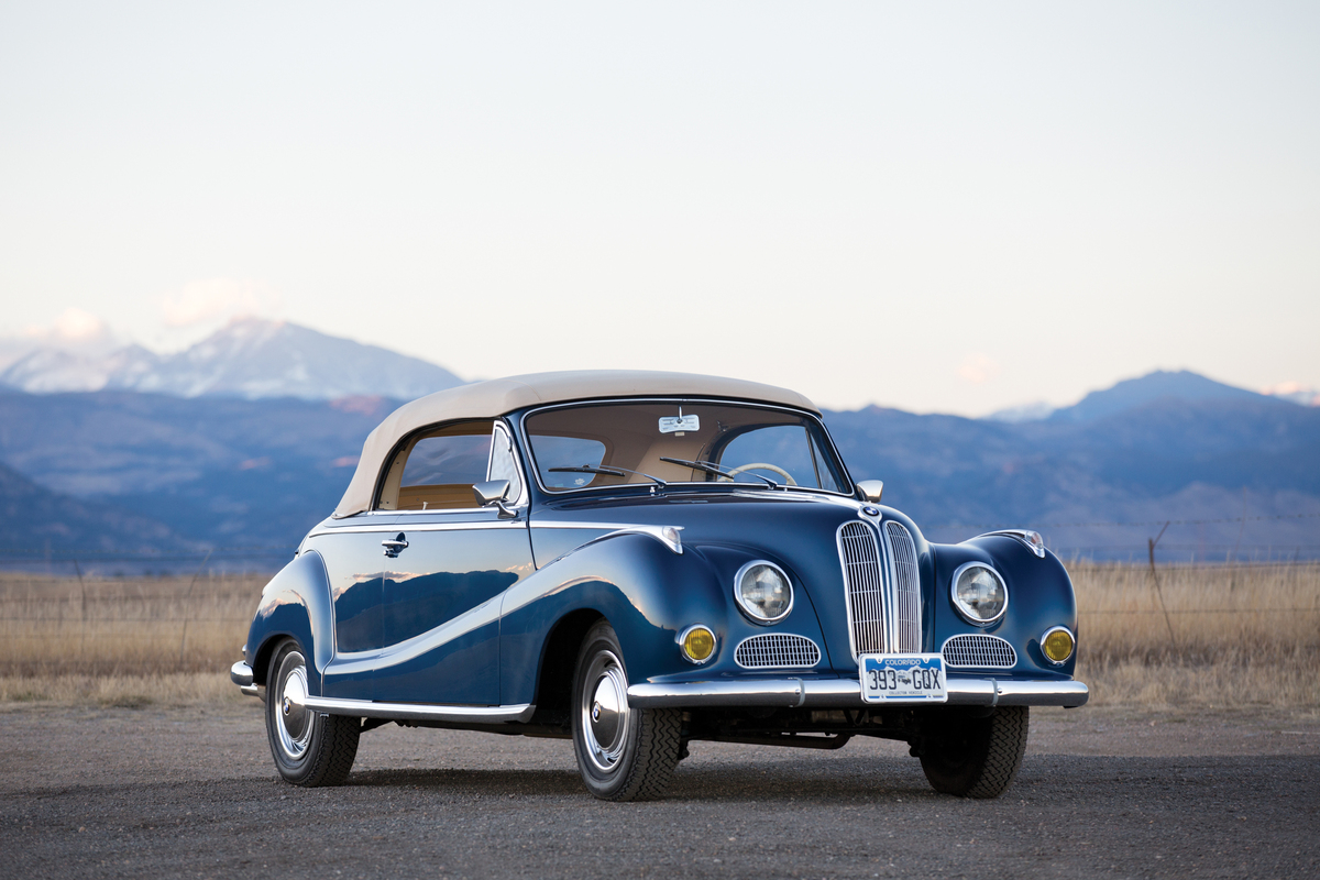 BMW 502 Cabriolet by Baur (1956) - der Schwung der Kotflügel ist identisch mit dem der Serienlimousine