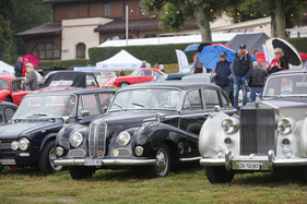BMW 502 V8 (1958) - eingeklemmt zwischen Alfa und Rolls - Albisgütli Classics - Cars & Bikes August 2021