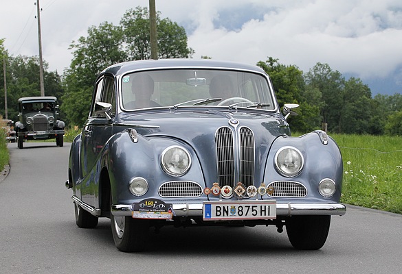 BMW 502 V8 (Barockengel) (1954) - Oldtimer in Obwalden OiO 2011 - auf dem Weg von Sarnen nach Giswil